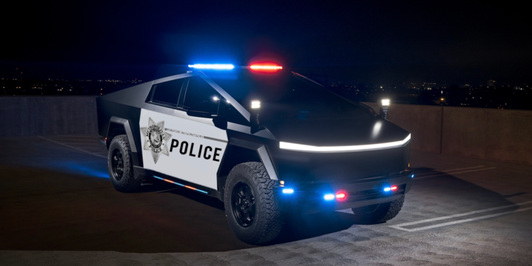 Zece Tesla Cybertrucks au fost „donate anonim” poliției din Las Vegas