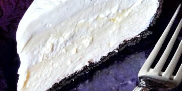 Cheesecake cu mousse de ciocolată albă și boabe de vanilie
