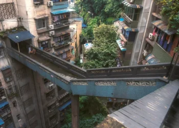 Chongqing: Călătorie într-unul dintre cele mai nebunești orașe ale Chinei