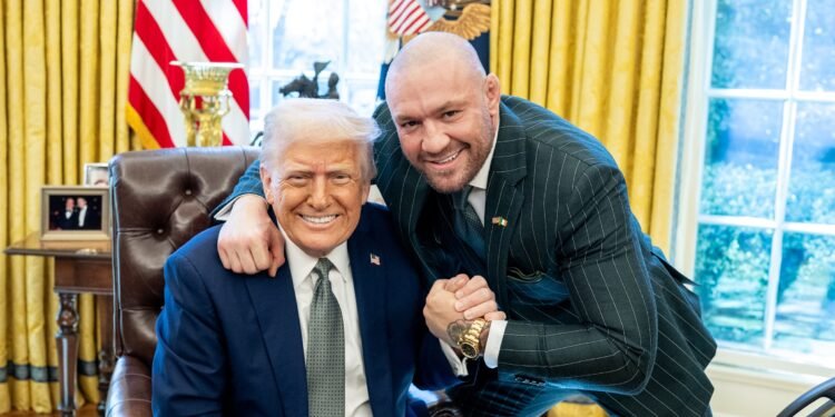 Un luptător MMA, primit la Casa Albă și Pentagon