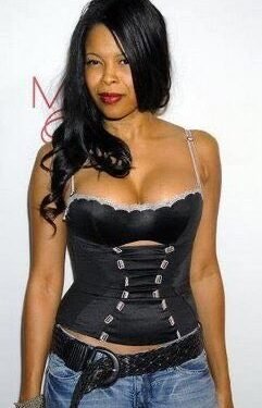 O fostă vedetă locuiește în mașină de trei ani