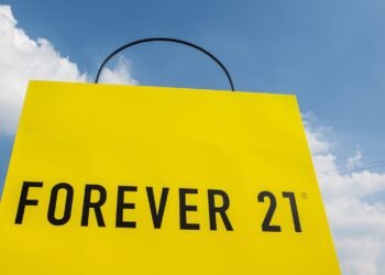 Un important brand de îmbrăcăminte își anunță falimentul