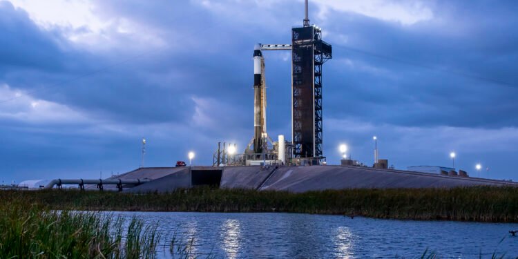 Fram2 duce astăzi în spațiu un miliardar de criptomonede