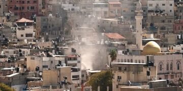 Palestinieni forțați să părăsească tabăra de refugiați, după ce li se demolează locuințele