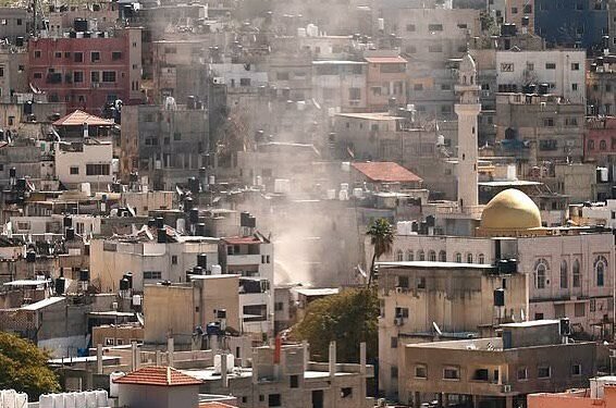 Palestinieni forțați să părăsească tabăra de refugiați, după ce li se demolează locuințele