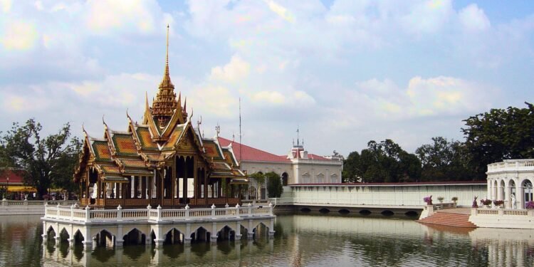 O regină a murit la 19 ani, pentru că supușii nu aveau voie să o atingă