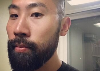 Arestat pentru incendierea unor mașini Tesla