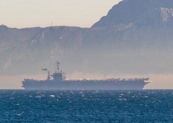 Houthi revendică un atac cu drone la un portavion american