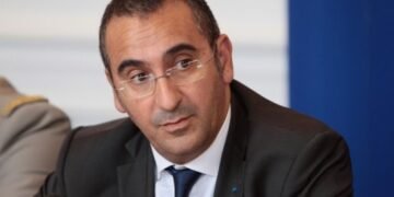 Concert și comemorare în aceeași zi la Paris – controverse