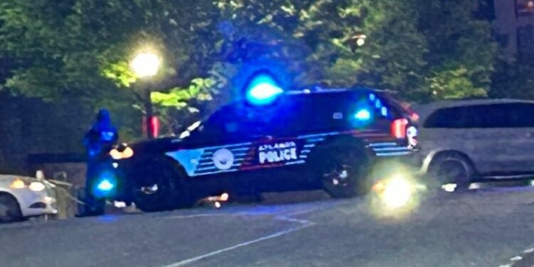 Un tânăr rapper, împușcat de ziua lui