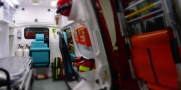 Elev inconștient în toaleta școlii