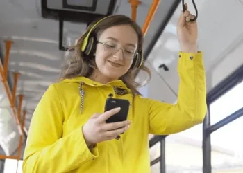 Blinkist, aplicația care îți citește orice carte în 15 minute