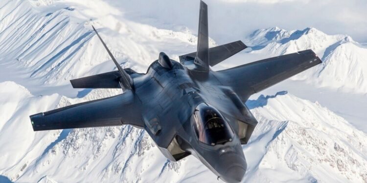 Canada vrea să anuleze comanda pentru avioanele americane F-35