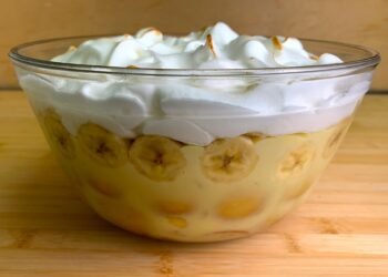 Budincă de banane cu bezea, nimic mai simplu