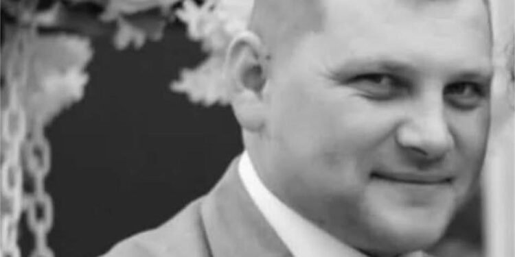 S-a electrocutat în solar. Doi copii au rămas orfani!