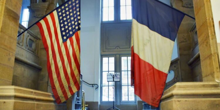 SUA ar închide consulatele din Europa