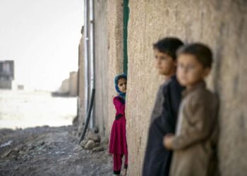 Copiii afgani, folosiți pentru contrabandă transfrontalieră