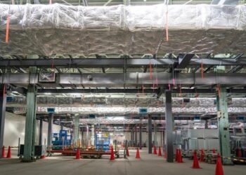 Bateriile în stare solidă: Revoluția vehiculelor electrice este aproape, dar nu pentru toți