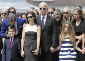 Zeci de agenți secreți pentru protecția copiilor lui Biden