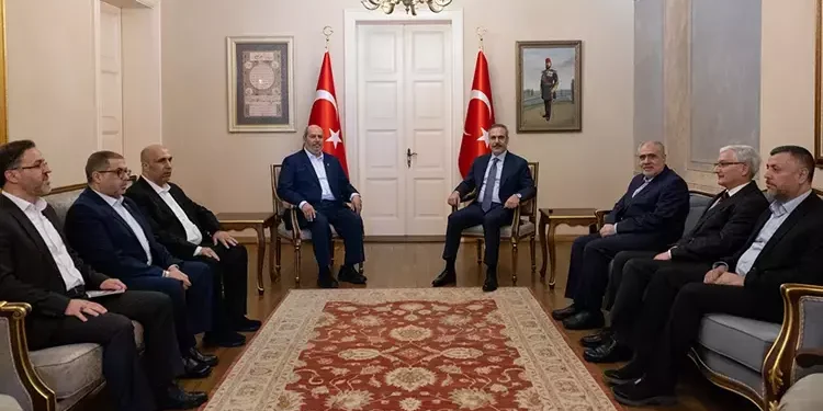 Fidan caută soluții pentru Gaza, bombardamentele continuă