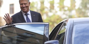 Bolojan va spune câți bani a cheltuit Iohannis