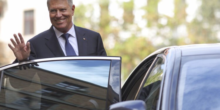 Bolojan va spune câți bani a cheltuit Iohannis