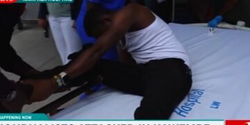 Lumea a treia – Jurnaliști loviți cu bastoanele în cap, coaste, coate și genunchi