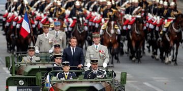 Macron, deschis privind crearea unui scut nuclear european de către Franța