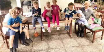 A născut al zecelea copil, la 66 de ani