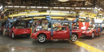 Mașini de peste 1,2 milioane de dolari, furate din fabrică