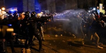 Aproape 350 de arestări în Turcia. Protestele continuă!