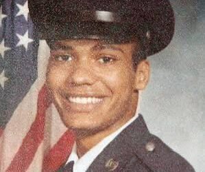 Cu ce s-a ocupat tatăl fraților Tate