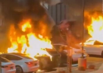 Terorismul anti-Tesla a luat amploare. Noi incidente!