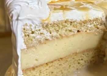 Tort de vanilie și flan neapolitan