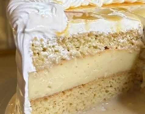 Tort de vanilie și flan neapolitan