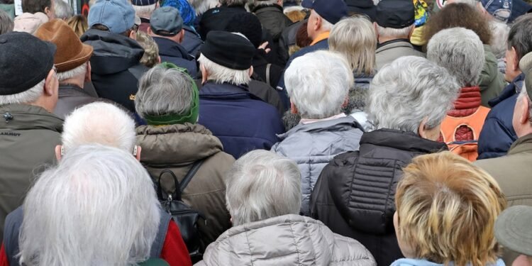 Discută creșterea vârstei de pensionare la 70 de ani