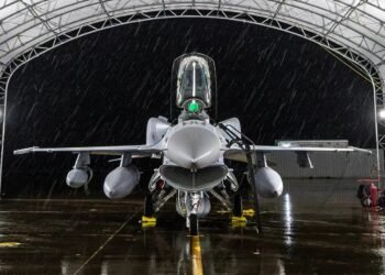 China avertizează Filipine, SUA le livrează F-16