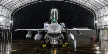 China avertizează Filipine, SUA le livrează F-16