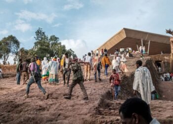 Conflictul între două forțe armate prinde din nou la mijloc civilii