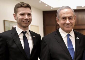 Netanyahu îl critică dur pe Macron, fiul îl înjură
