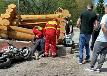 Un motociclist și-a pierdut viața lovind un parapet