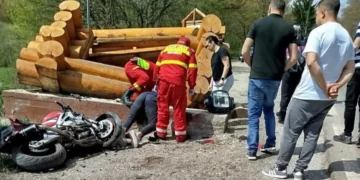 Un motociclist și-a pierdut viața lovind un parapet