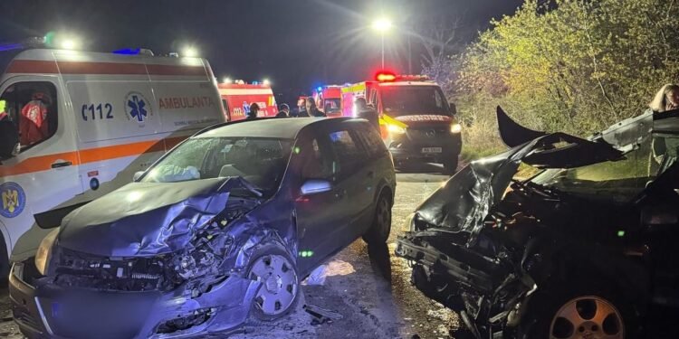 Patru persoane transportate la spital, una dintre ele încarcerată