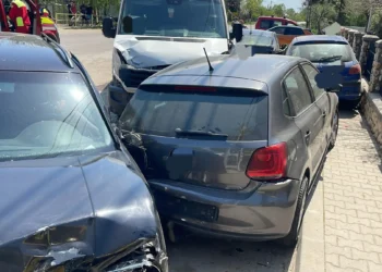Carambol cu cinci mașini în fața Primăriei