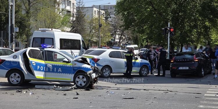 Deținut rănit chiar în autospeciala Poliției