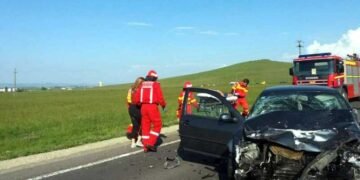 A intrat pe contrasens. Impactul a fost frontal!