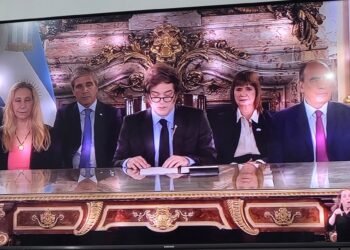 Argentina semnează un acord de 20 de miliarde de dolari cu FMI și renunță la controlul strict al monedei naționale