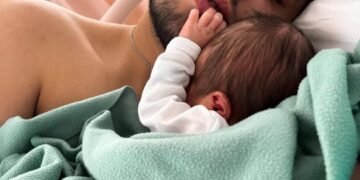 Babasha a devenit tată. Ce nume neobișnuit are copilul!