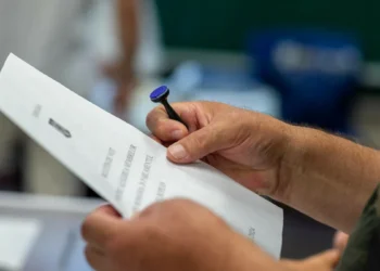 Cel mai nou sondaj schimbă ordinea candidaților