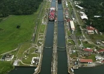 Trump cere trecere gratuită pentru navele americane prin Canalele Suez și Panama: „Aceste rute există datorită SUA!”